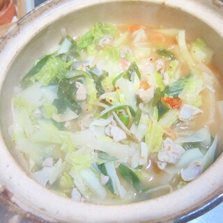 白菜と人参と葱の白胡麻モツ若芽キムチスープ鍋グリル